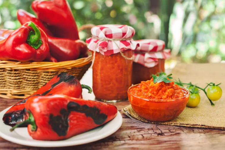 Vrijeme je za zimnicu donosimo vam recept za najukusniji domaći ajvar