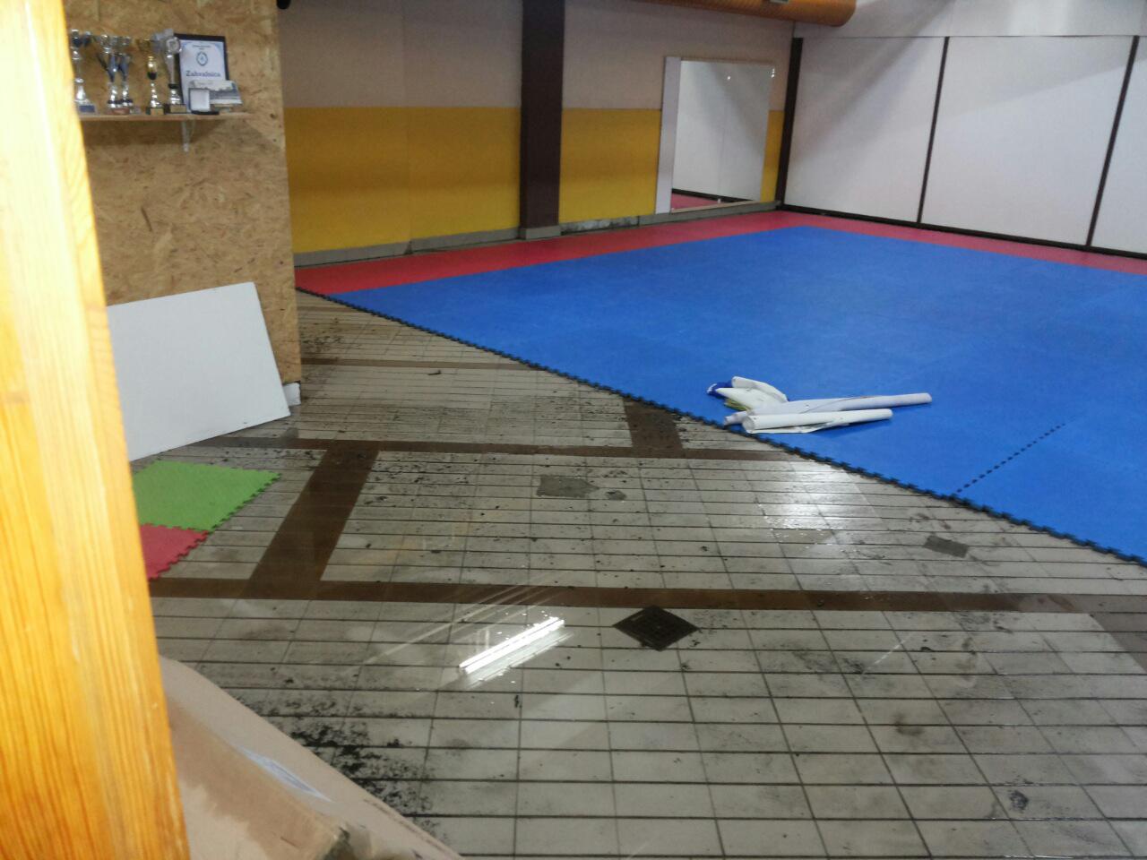 FOTO: Tokom prošlosedmične poplave u KSC “Mladost” stradala sala za vježbanje Karate kluba “Visoko”
