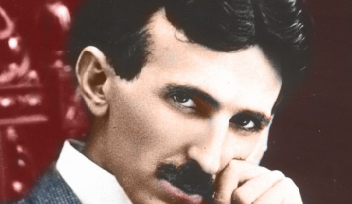 Aleksandar Trifunović: Gdje god nađes zgodno mjesto ti Teslu zalijepi