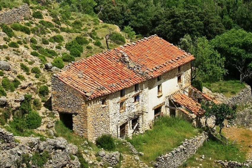 La Estrella je napušteno planinsko selo u Španiji koje ima samo dva stanovnika