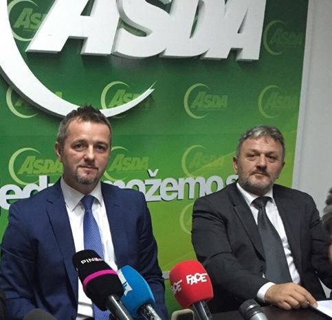 Nermin Ogrešević i Refik Kurgaš na druženju sa izabranim vijećnicima ASDA u ZDK