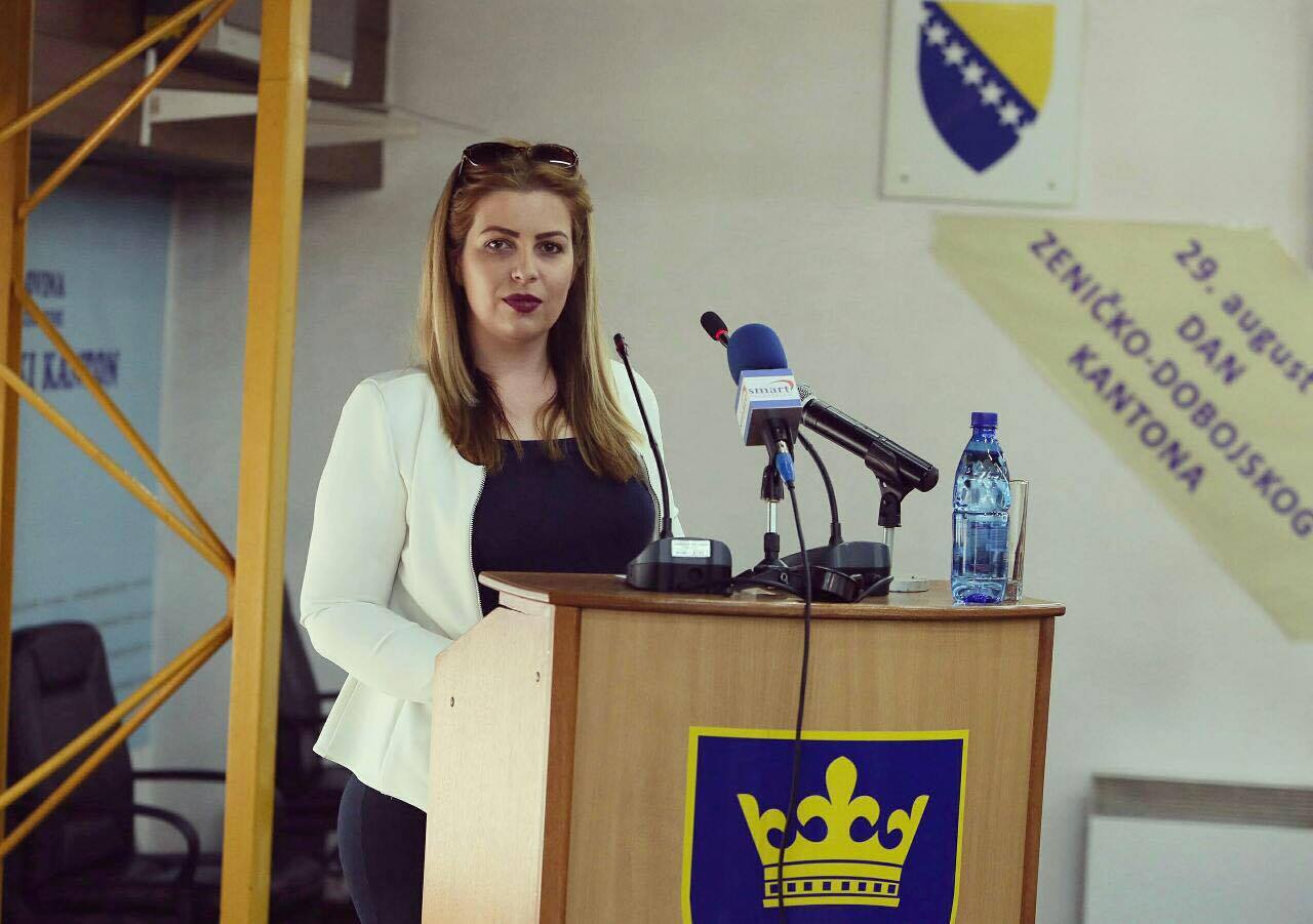 Naida Delibašić (SBB): Inicijativa za popunu radnih mjesta u odjeljenju za administraciju na poslovima izdavanja pasoša, ličnih karata, vozačkih i saobraćajnih dozvola