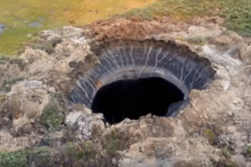 Misteriozni krateri na Sibiru predstavljaju opasnost za cijelu planetu |  Visoko.ba