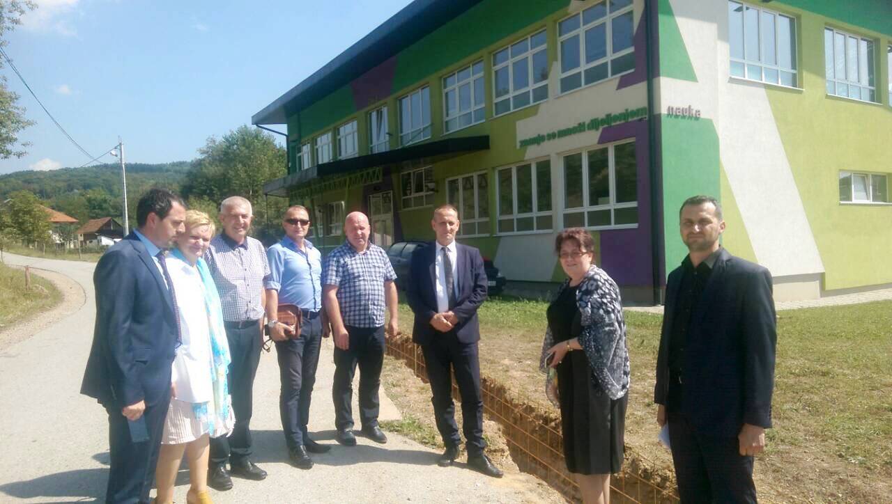 Ministar Sinanović u posjeti OŠ “Mula Mustafa Bašeskija”: Vlada će planirati sredstva za završetak nove školske zgrade u Donjem Moštru