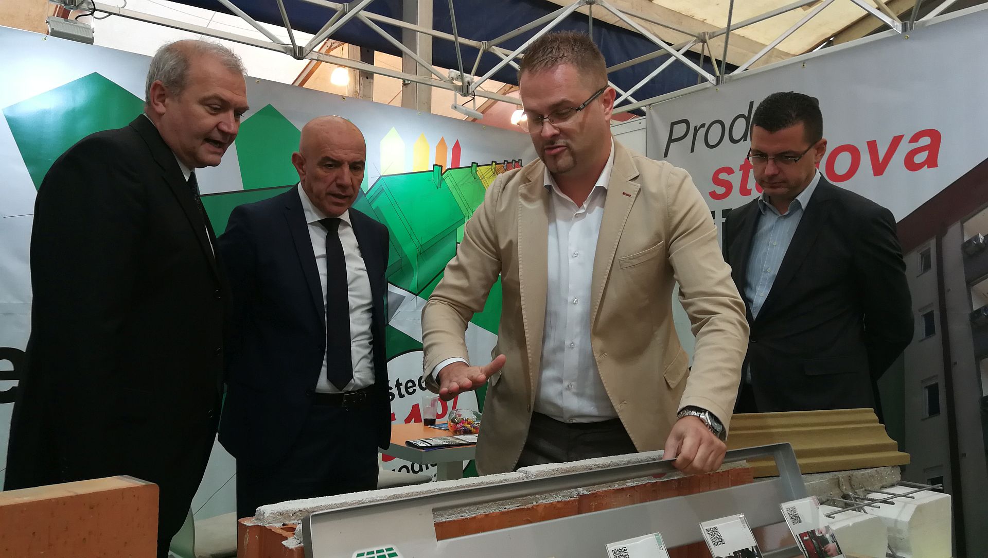 Štand IGM-a na sajmu ZEPS posjetio i premijer Galijašević koji se posebno interesovao za rješenja iz oblasti energetske efikasnosti
