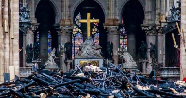Prikupljeno gotovo milijardu dolara za obnovu Notre Damea