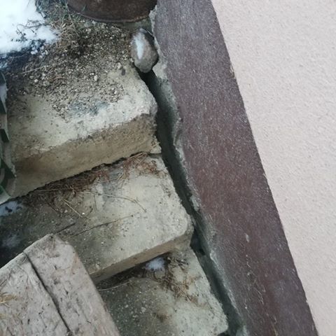 Agonija mještana Carice: Dijelovi kuća popucali nakon izgradnje kanalizacije, osam godina čekaju potporni zid