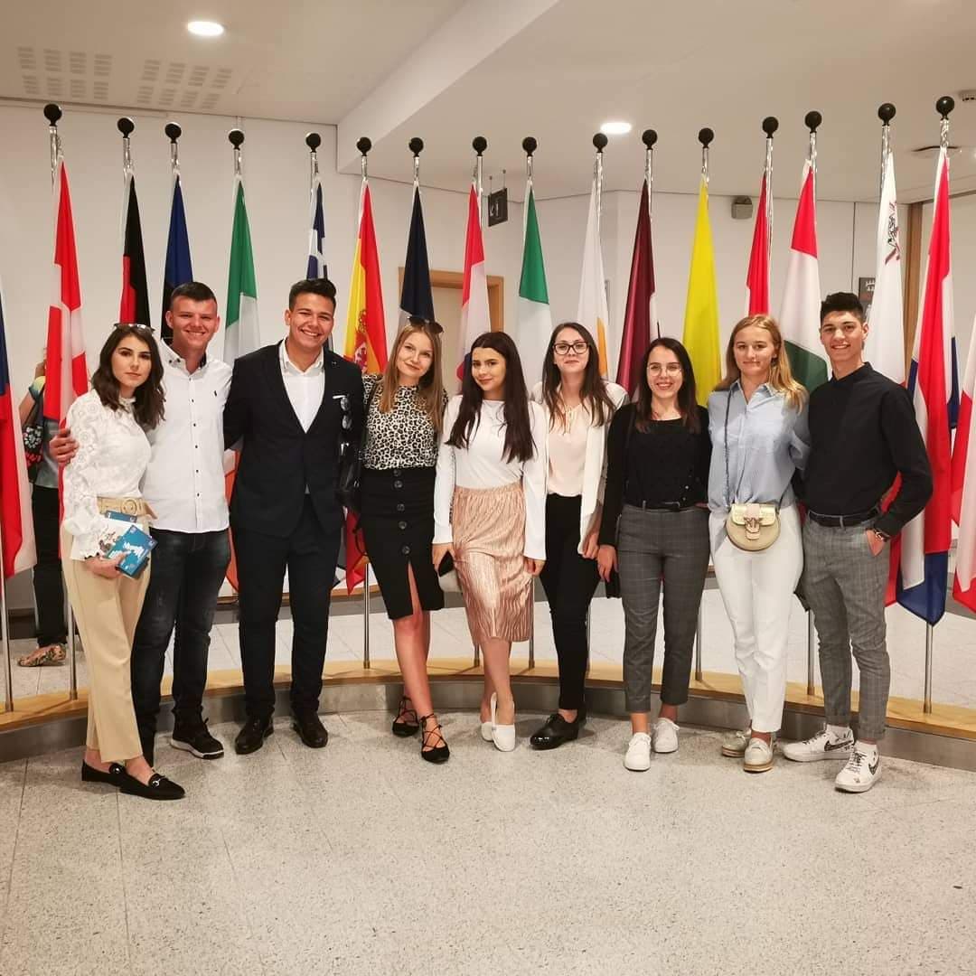 Nakon uspjeha u takmičenju EU srednjoškolci iz Visokog posjetili Brisel: Želimo da živimo u našoj zemlji
