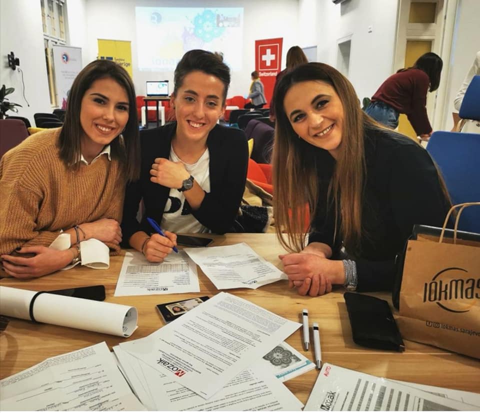Učenice Franjevačke klasične gimnazija Visoko potpisale ugovor za projekt “Prozor u budućnost”