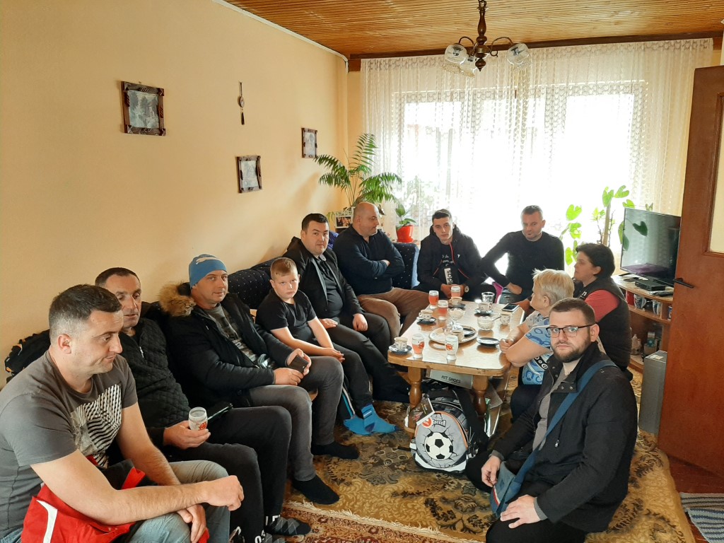 (FOTO) Velika akcija humanih aktivista iz džemata Buci: Spremili pomoć za potrebite u Goraždu i Foči