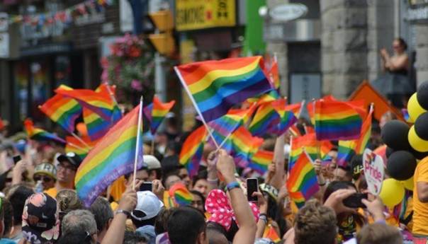 Švicarci na referendumu podržali zakon protiv homofobije