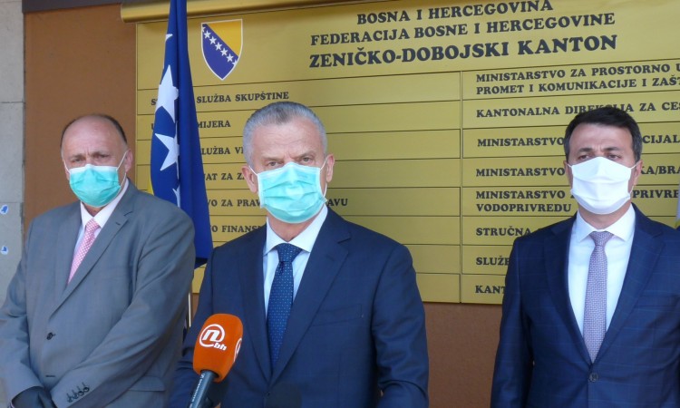 Fahrudin Radončić s članovima Vlade ZDK
