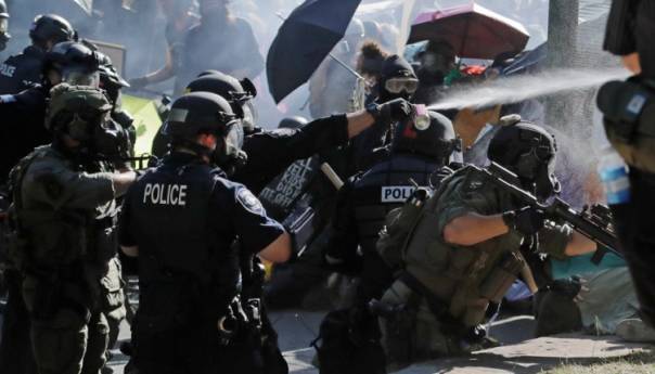 Seattle kao ratna zona: Gore zgrade, sukobi policije i demonstranata