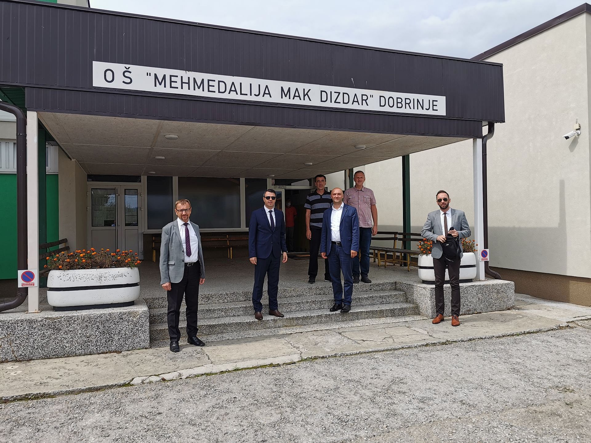 Škola u Dobrinju uz pomoć Vlade ZDK-a i premijera Ganića dobija novi krov i pumpu na kotlu