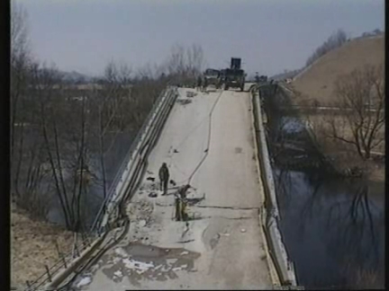 FOTO / VIDEO Popravak mosta u Čekrekčijama 1996.godine