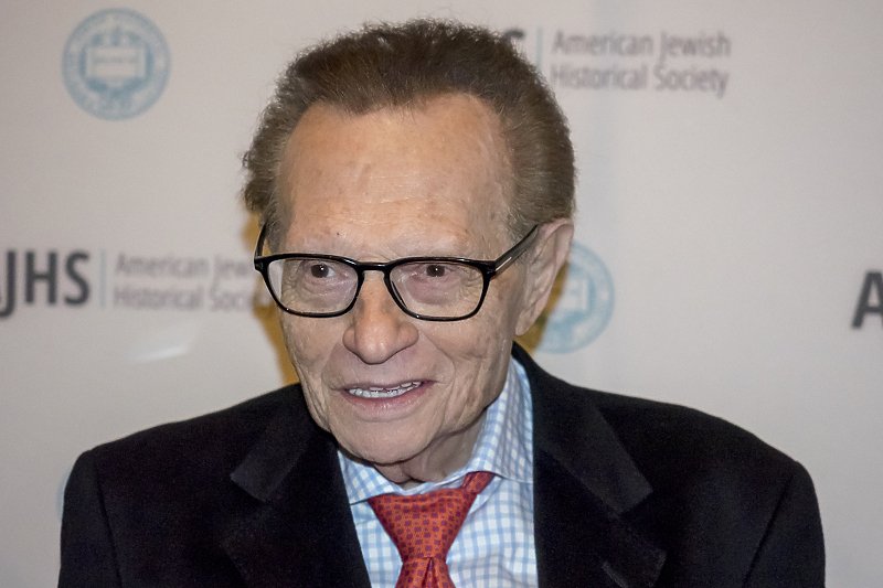 Legendarni voditelj Larry King hospitalizovan zbog koronavirusa