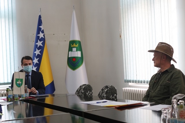 Gradonačelnik Mirza Ganić održao sastanak sa Semirom Osmanagićem i predstavnicima Fondacije APBPS