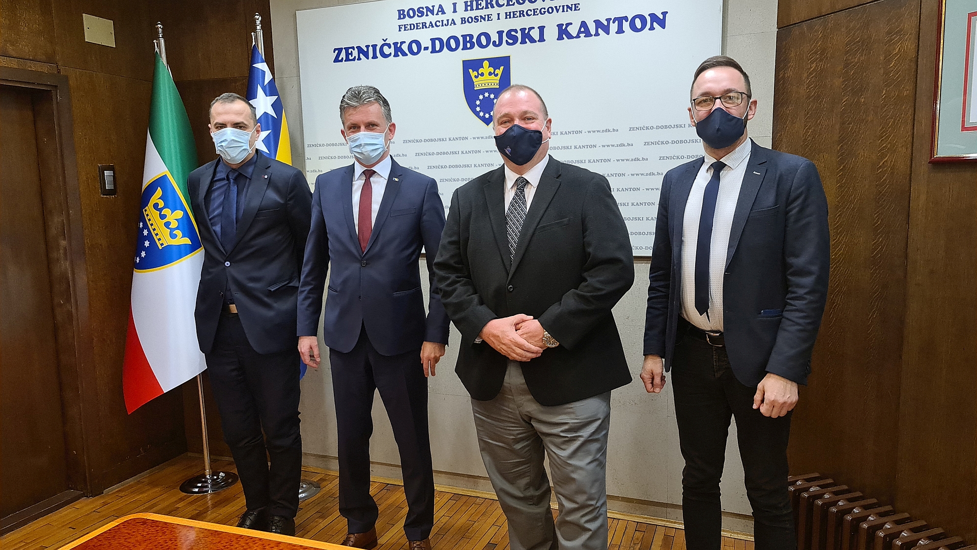 Premijer Bašić i Erik Larson razgovarali o saradnji i borbi protiv korupcije u ZDK