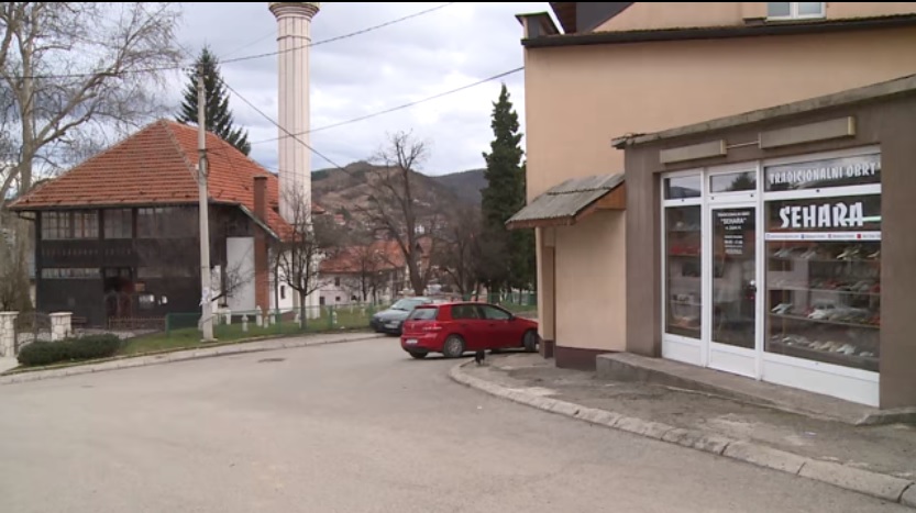 (VIDEO) Tradicionalne bosanske papuče iz Visokog: Tri generacije porodice Zubić uključene u proizvodnju