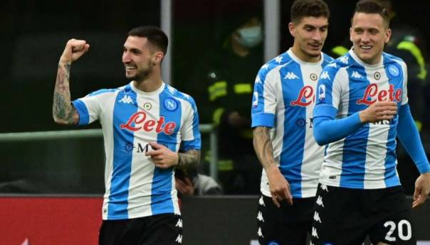 Napoli slavio protiv nemoćnog Milana na San Siru