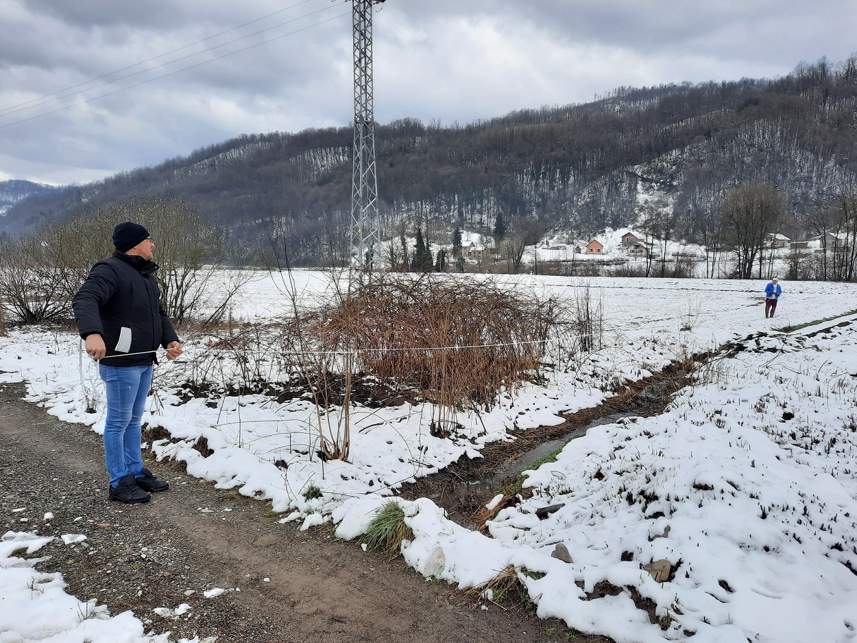 Dugogodišnji problemi mještana naselja Tomići kod Maglaja: Imaju zemlju, a kao da je i nemaju
