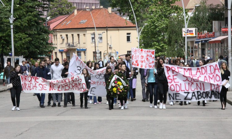 Studenti i profesori Pravnog fakulteta u Zenici obilježili Dan bijelih traka