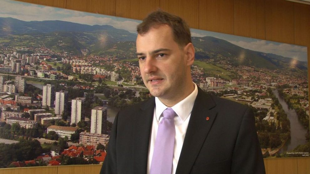 Predsjedavajući Gradskog vijeća Zenica Almir Babajić podnio ostavku na desetoj sjednici ovog tijela