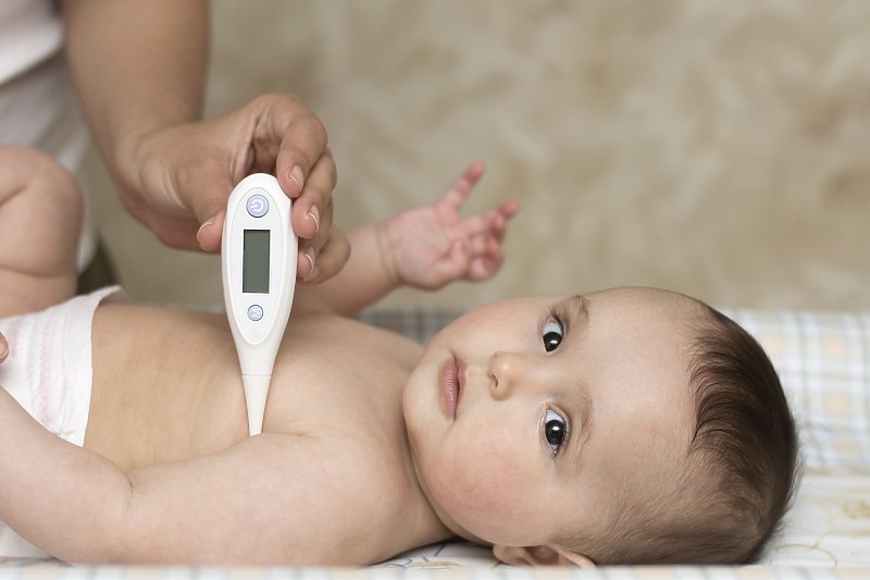 Kako sniziti povišenu tjelesnu temperaturu kod djeteta