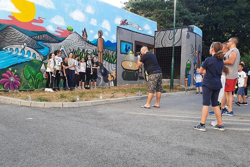 U Sarajevu osvanuo novi mural: Vilsonovo šetalište krase “Naši heroji”