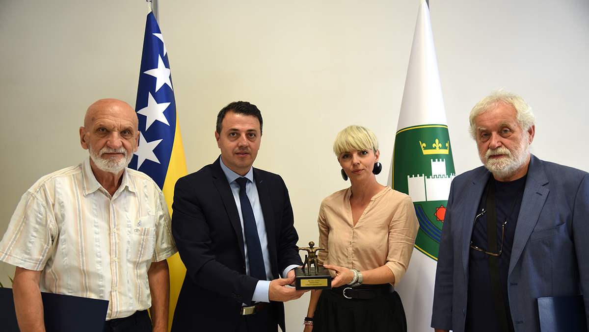 Gradonačelnik Ganić ugostio nagrađene visočke umjetnike Mehmeda Klepu i Mensura Verlaševića