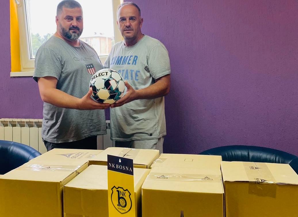 Član izvršnog odbora NS FBIH Adis Hajlovac uručio ličnu donaciju NK Bosna