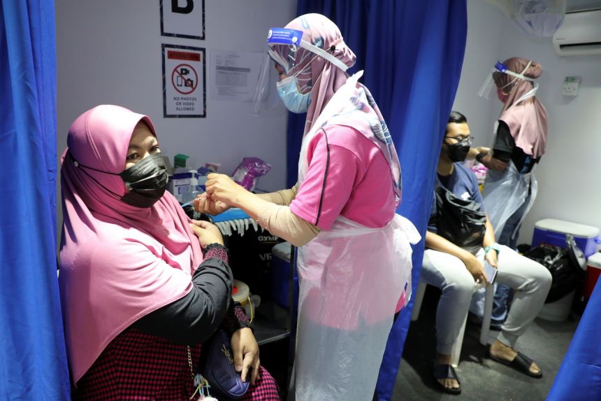Malezija zatvorila centar za vakcinaciju nakon što je 200 radnika zaraženo
