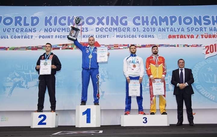 Svjetski prvak Edin Vučelj otputovao na Balkansko prvenstvo – Nadam se da ću se iz Skoplja vratiti neporažen