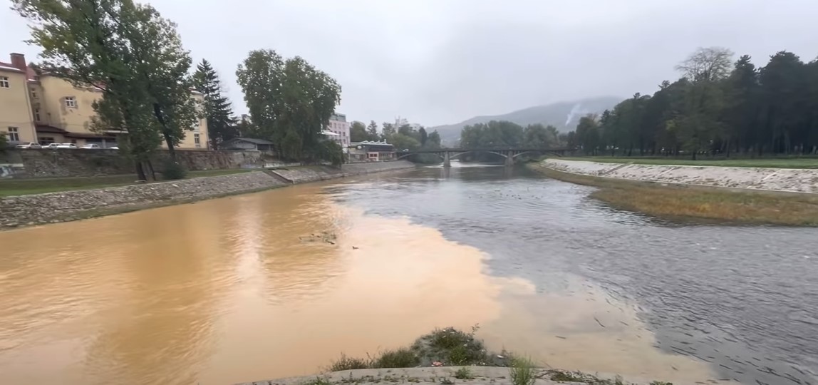 Gradska uprava Visoko ponovo reagovala prema nadležnim službama zbog novog onečišćenja rijeke Fojnice