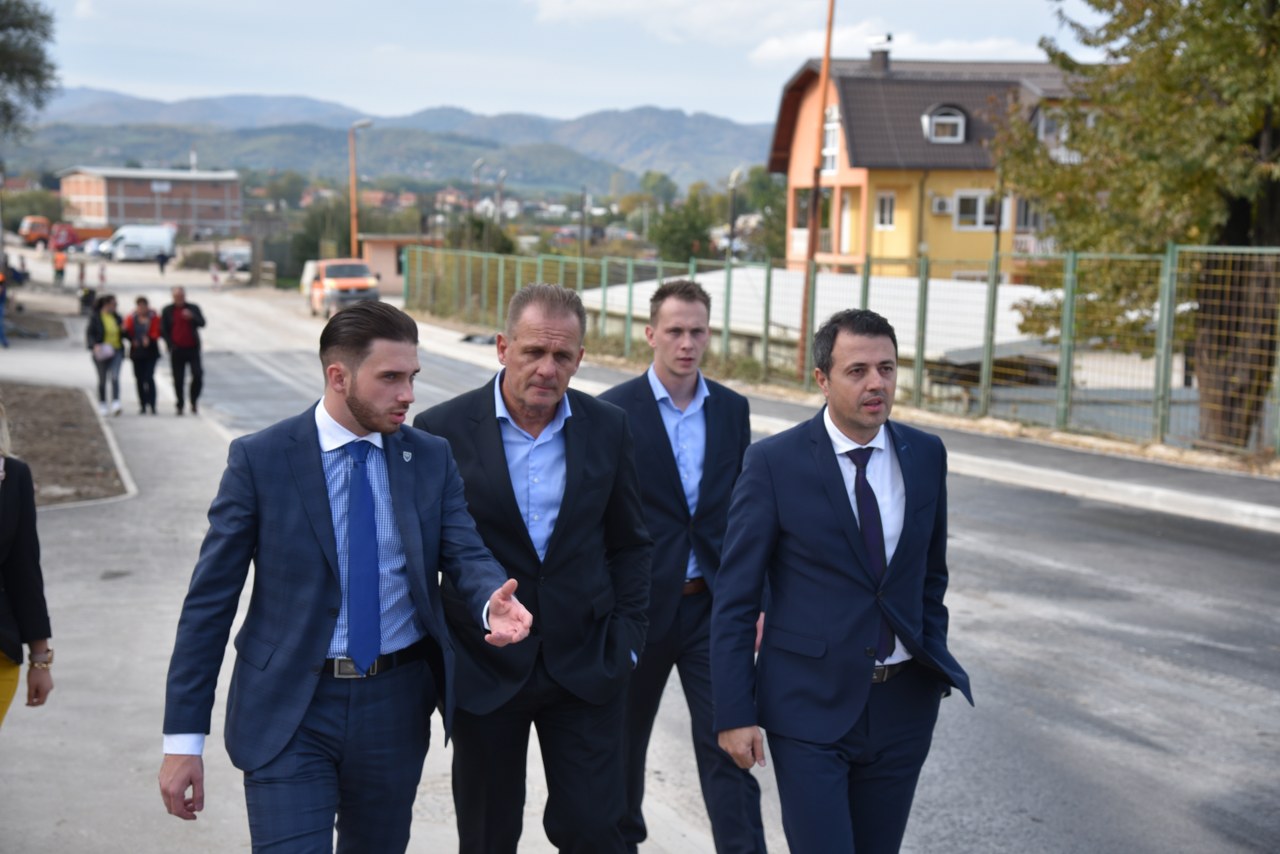 Ministri Isak i Pekić sa gradonačelnikom Ganićem obišli radove na dionici puta kroz Muhašinoviće