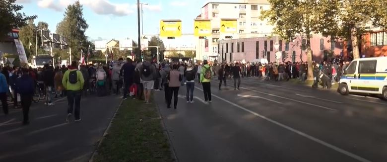 Hiljade okupljenih u Ljubljani ponovo protiv epidemioloških mjera