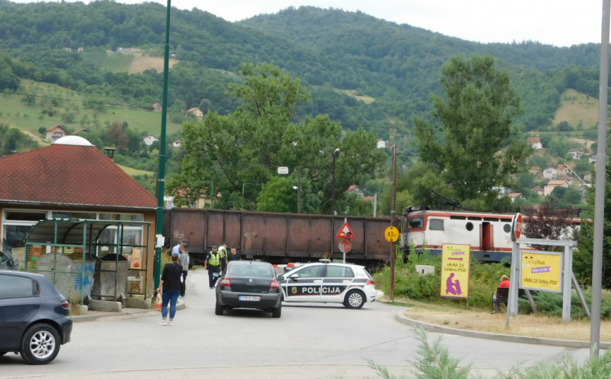Jedna osoba smrtno stradala nakon što ju je udario voz u Ilijašu