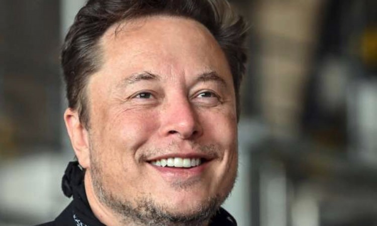 Pratitelji savjetovali Elonu Musku da proda 10 posto dionica Tesle