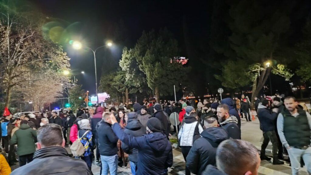 Protest u Podgorici, Spajić: Izbori jedino rješenje