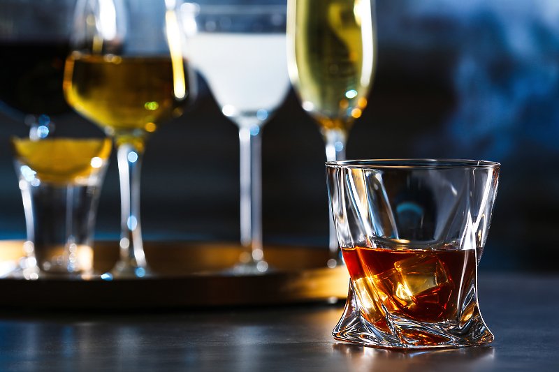 Samo jedno alkoholno piće dnevno može smanjiti vaš mozak, tvrdi nova studija