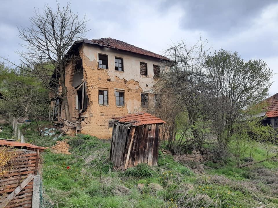 Stara kuća u Buzićima: Prvi objekat u kojem je svoju pedagošku misiju vršila „Narodna osnovna škola Porječani“