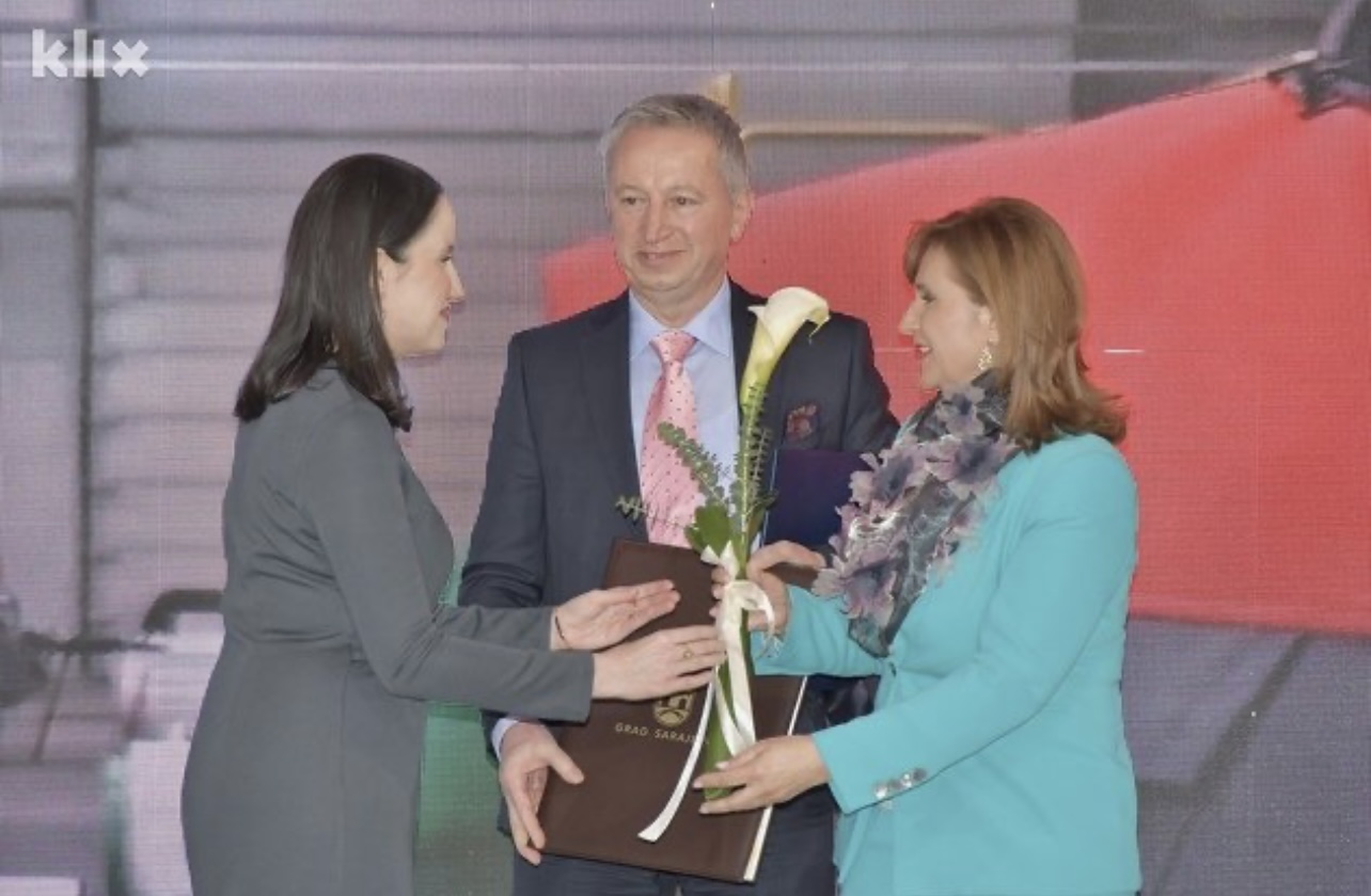 Gradonačelnica Sarajeva uručila Šestoaorilsku nagradu Privrednom društvu za promet i usluge “Alternativa”