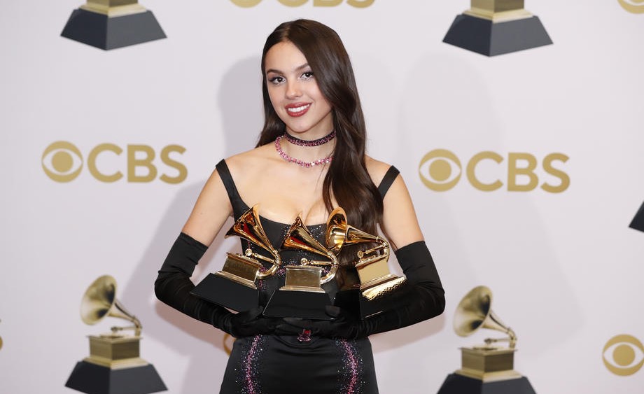 Olivia Rodrigo i Jon Batiste osvajači Grammy nagrada