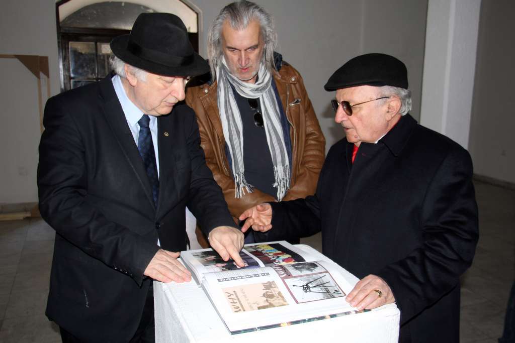 Plakati Spasojevića i Atijasa dar Muzeju mira i slobode IPC-a