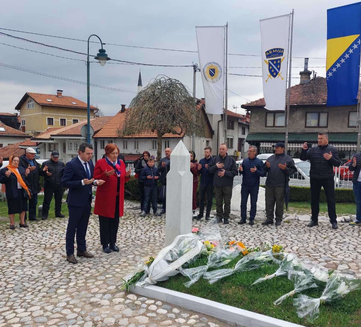 Gradonačelnik Ganić sa saradnicima na obilježavanju godišnjice smrti generala Rasima Delića