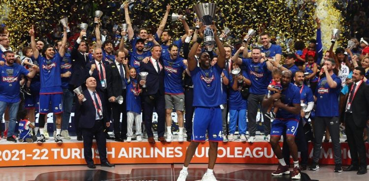 (VIDEO) Košarkaši Efesa obranili titulu prvaka Europe