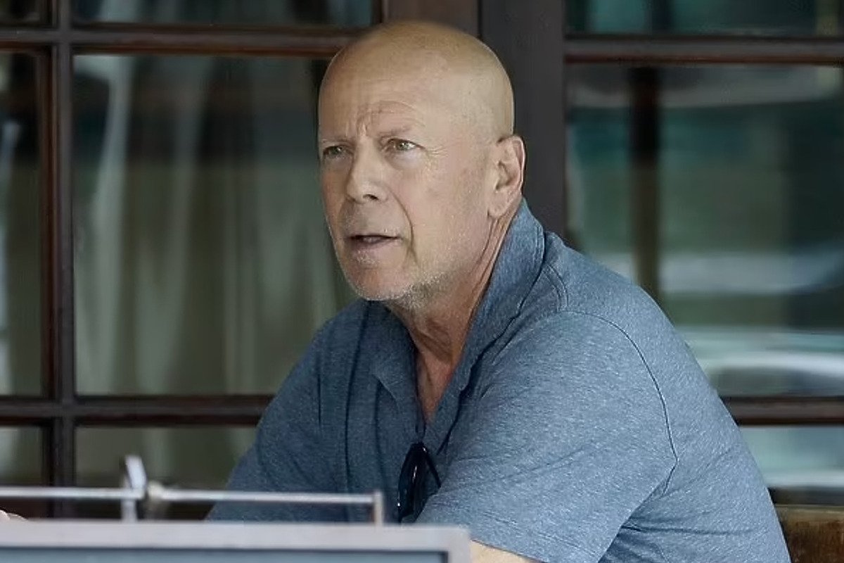 Bruce Willis viđen u javnosti prvi put nakon što je objavljeno da je bolestan