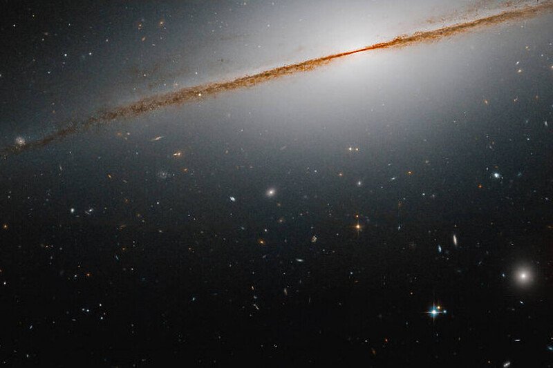 Teleskop Hubble fotografisao galaksiju Mali sombrero
