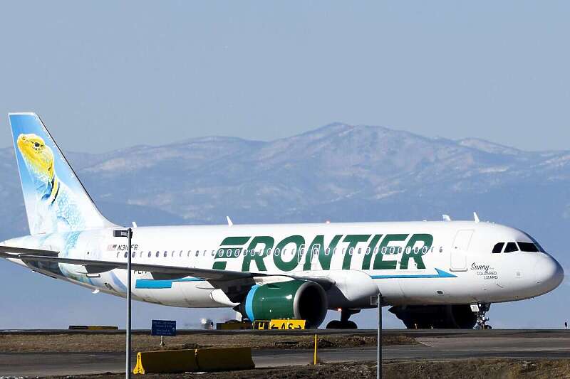 Stjuardesa Frontier Airlinesa pomogla putnici da se porodi tokom leta