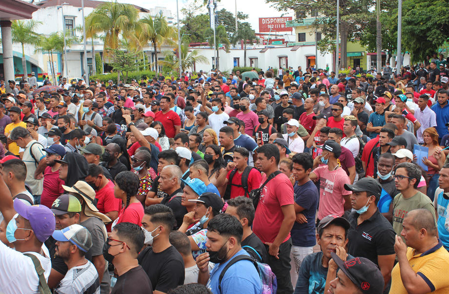 Nekoliko hiljada migranata iz Meksika krenulo ka SAD